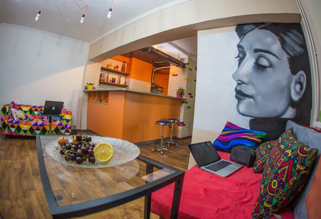 Hostel Loco Ałma Ata Zewnętrze zdjęcie