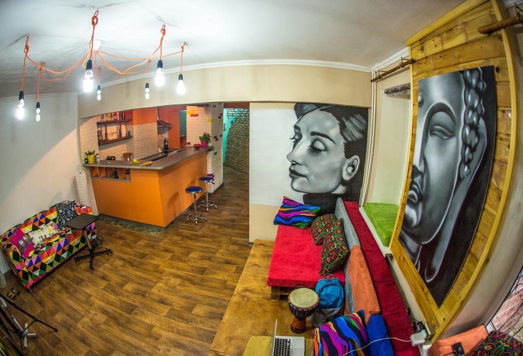 Hostel Loco Ałma Ata Zewnętrze zdjęcie