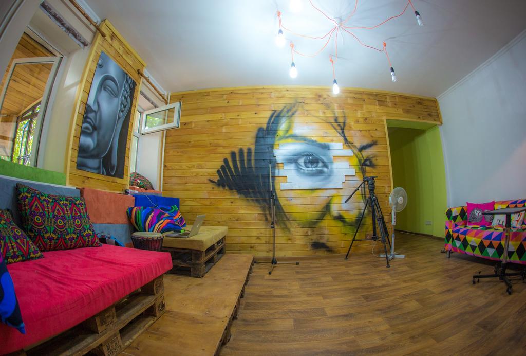 Hostel Loco Ałma Ata Zewnętrze zdjęcie